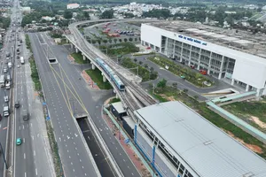 'Xe dù, bến cóc' vẫn còn ảnh hưởng đến hoạt động của Bến xe Miền Đông mới