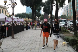 Hơn 90 km, 91 tuyến vỉa hè ở TP.HCM 'khoác áo mới' đón Tết