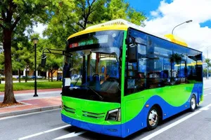 Tuyến xe buýt điện đầu tiên ở Côn Đảo lăn bánh từ 19-12