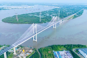 Ngắm cầu Bình Khánh có tĩnh không cao nhất Việt Nam trong ngày khánh thành