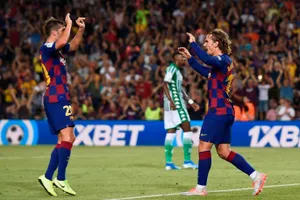 Griezmann khai hỏa, Barca 'trút giận' lên Real Betis