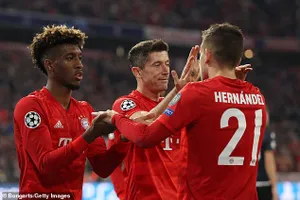 ‘Hùm xám’ chiếm ngôi đầu, Tottenham chia điểm tiếc nuối