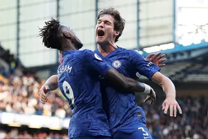 Hậu vệ lập công, Chelsea thắng nhọc Newcastle trên sân nhà 