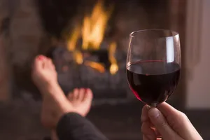 Uống vài ly rượu nhỏ mỗi ngày liệu có tốt cho sức khỏe?