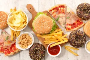 Ăn nhiều gà rán, khoai tây chiên sẽ làm mất trí nhớ?