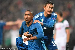 Juve thắng khó phút cuối, Man City nhọc nhằn cầm chân Atalanta