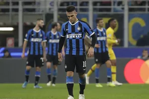 Sao trẻ Barca tỏa sáng, Inter dừng chân tại Champions League