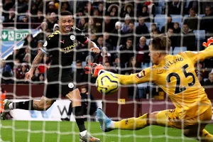 Aguero lập hat trick, Man.City 'chơi tennis' trước Aston Villa