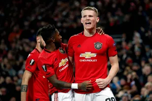 M.U bùng nổ trên sân nhà, Arsenal bị loại khỏi Europa League