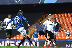 Leipzig hủy diệt Tottenham, Atalanta thắng kịch tính Valencia