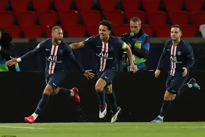 Neymar tỏa sáng, PSG giành vé vào tứ kết Champions League