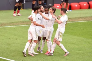 Ramos tiếp tục ghi bàn, Real Madrid tạm hơn Barca 7 điểm