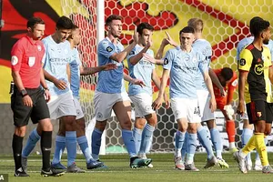 Sterling tỏa sáng, Man. City ép Watford vào thế chân tường