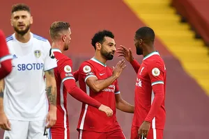 Salah lập Hattrick, Liverpool nhọc nhằn thắng đội mới lên hạng