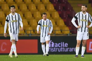 Ronaldo không đá, Juventus chia điểm trên sân của Benevento