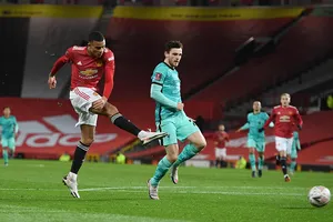 Lội ngược dòng kịch tính, MU loại Liverpool khỏi FA Cup