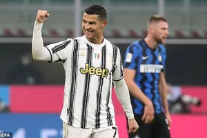 Ronaldo lập cú đúp, Juventus ngược dòng hạ Inter Milan