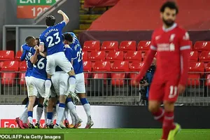 Liverpool trượt dài khi nhận trận thua thứ tư liên tiếp 