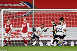 Đánh bại Arsenal, Man City nối dài chuỗi trận toàn thắng