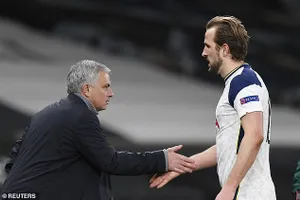 Harry Kane chấn thương trước đại chiến, Mourinho vẫn lạc quan