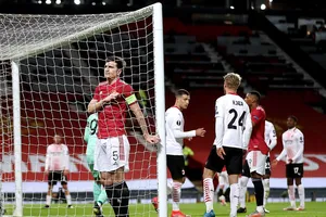 Hai lần thoát thua, MU vẫn không thắng AC Milan trên sân nhà 