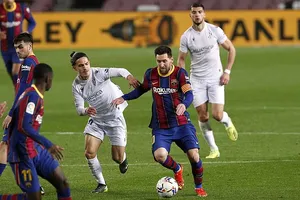 Messi tỏa sáng, Barcelona gây áp lực lên ngôi đầu bảng