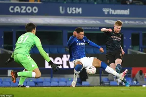 10 phút kịch tính giúp Man. City giành vé vào bán kết FA Cup