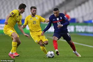 Vòng loại World Cup: Các ‘ông lớn’ cùng gặp khó trận mở màn