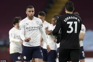 Sắp vô địch, lãnh đạo Man. City gửi mail xin lỗi CĐV