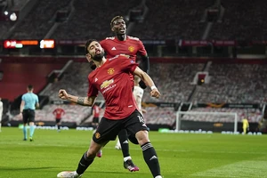 MU thắng ngoạn mục, Arsenal thua trên đất khách