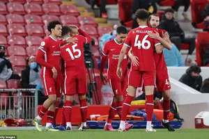 Đánh bại Southampton, Liverpool đeo bám mục tiêu Top 4