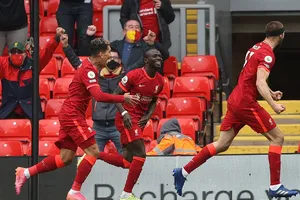 Premier League hạ màn bằng cuộc đua Top 4 nghẹt thở