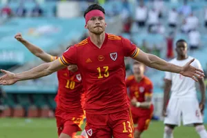 Hiệp 2 bùng nổ, xứ Wales thoát thua trước Thụy Sĩ nhờ VAR