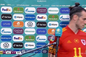 Phóng viên hỏi khó, Gareth Bale tức giận bỏ đi
