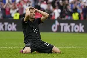 Bỏ lỡ cơ hội ‘vàng’, Muller bị thầy cũ chê trách