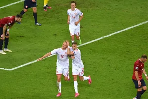 Bùng nổ trong hiệp một, Đan Mạch hạ Czech vào bán kết Euro 2020