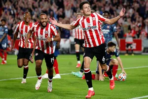 Arsenal thua sốc tân binh Brentford trận mở màn Premier League