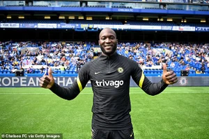 Trở về Chelsea, Lukaku lấy lòng HLV Tuchel