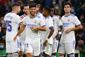 Real Madrid thắng đậm, HLV Ancelotti khen hàng công hết lời