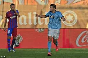 Dẫn trước đối thủ ba bàn nhưng Barcelona vẫn không thắng