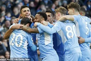 Hạ Everton tại Etihad, Man. City lên nhì bảng