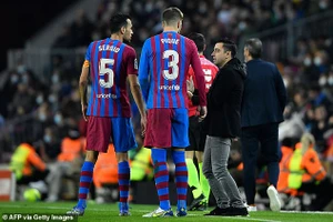 Xavi thắng trận đầu tiên cầm quân Barcelona