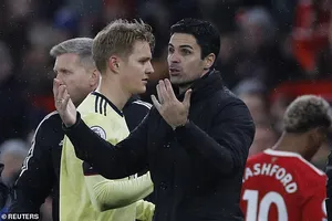 Arteta nói gì khi Arsenal thủng lưới 3 bàn tại Old Trafford? 