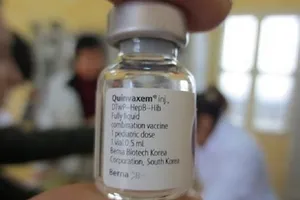 Bộ trưởng Y tế: Muốn mua vaccine dịch vụ cũng không có