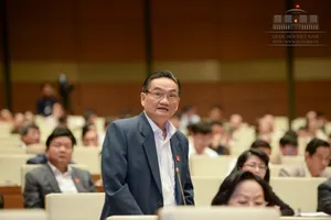 Ngân sách chi cho lễ hội, đi nước ngoài quá nhiều