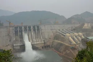 Phát điện tổ máy 2 thủy điện Trung Sơn