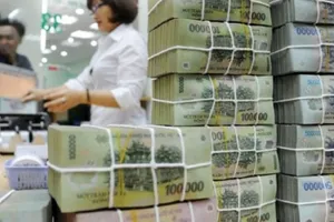 Chi thường xuyên tăng, tiếp tục vay nước ngoài