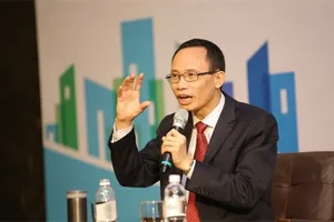 Múc dầu lên bán hay kích cầu tiêu dùng nội địa?