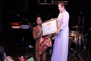 Hủy bỏ cụm từ 'Giáo sư âm nhạc' với ca sĩ Ngọc Sơn