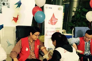 Hàng ngàn CBNV ngành điện tập trung hiến máu cứu người 